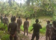 Patroli Gabungan Prajurit Satgas Pamtas Yonif 645/Gardatama Yudha Dengan Balai Karantina Pertanian Entikong