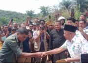 PTUN Pekan Baru Serahkan Surat Keputusan ke H.Samsari,AS Ketua Bathin Sengeri