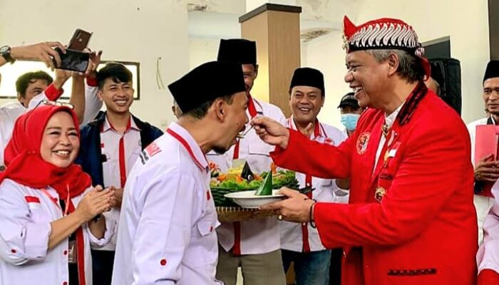 Abah Anton Charliyan Dan Ceng Mujib Almagari, Bai’at 115 Orang Kembali ke Pangkuan NKRI