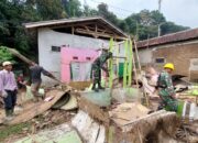 Dipimpin Kapt Inf Mustofa, Personel Kodim 0621 Kabupaten Bogor Terus Bongkar Rumah Warga Terdampak Gempa