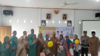 Sekda Rohil Buka Launching Crash Polio di Kepenghuluan Paret Aman