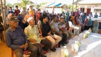 Bupati Rohil Kunjungi Masyarakat Darussalam dan Sungai Bakau