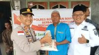 Berbagi Kebahagian, Polres Bersama Mahasiswa Rohil Bagikan Nelayan di Palika Takjil dan Beras 