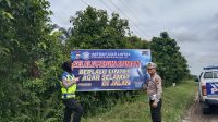 Himbau Supaya Tertib Berlalulintas, Satlantas Polres Rohil Pasang Spanduk
