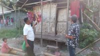 Prihatin Kondisi Masyarakat Tergolong Miskin Ekstrem, Pj Kades Titi Akar Kaidir Upayakan Bangun Rumah Layak