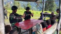Satgas Yonif RK 115/ML Mengajarkan Pola hidup Sehat kepada Anak-anak Papua