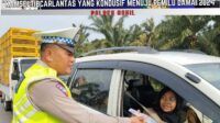 Hari ke 4 Ops Zebra LK 2023, Satlantas Polres Rohil Bagikan 200 Leaflet Ops Zebra LK Tahun 2023 ke Pengendara