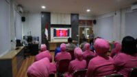 Secara Vidcon, Bhayangkari Kuansing Ikuti Seminar “Suamiku Cerminanku” Sambut HKGB ke-71 Daerah Riau