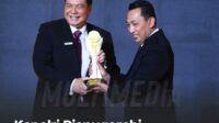 Kapolri Dianugerahi  Penghargaan Tokoh Tranformasi Pelayanan Polri