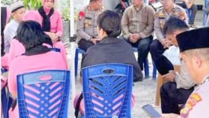 Sambang Duka Harmoni, Kapolres Pelalawan ke Rumah Aiptu Baroni atas Wafatnya istri Tercinta