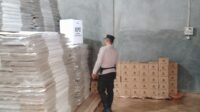 Pastikan Logistik Pemilu 2024 di KPU Aman, Polres Rohil Cek Kotak Suara dan Tinta 