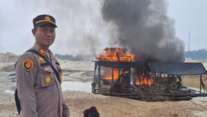 Waaaw ! Dibakcup Polres Kuansing, Kapolsek AKP Agus Tamatkan 23 PETI di Pulau Pramuka