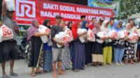 Ramayana Store Turut Peduli Warga Pangkalan Kerinci Terdampak Banjir, Ratusan Sembako Diberikan