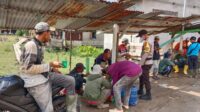 Bhabinkamtibmas Polsek Sinaboi Sambang Warga Sungai Nyamuk dan Cooling System