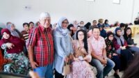 Bamsoet dan Keluarga Gunakan Hak Pilihnya di TPS 12 Purbalingga