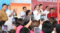 Serahkan Bantuan Pangan Beras di Kota Bitung, Presiden Jokowi Dorong Semangat Warga