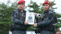 Sukses Taklukkan Beragam Materi Gultor, Kasad Terima Brevet Anti Teror Kehormatan
