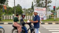 Giliran Sat Intelkam Polres Kuansing Bagikan Takjil, Ini Digelar di Simpang Lampu Merah