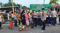 Syahdunya Bulan Suci Ramadhan, Polsek Bangko Diserobot Saat Bagikan Takjil