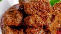 RENDANG DAGING SAPI  By. @andinskitchen  Sumber : @xanderskitchen