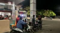 Malam – malam, Unit Tipidter Sat Reskrim Polres Rokan Hilir Awasi Pelayanan SPBU Demi Kelancaran Arus Mudik Lebaran IdulFitri