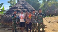 Pos Naekake Satgas Yonkav 6/Naga Karimata Berikan Susu Formula Untuk Cegah Stunting