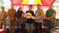 Kapolres Inhu Serahkan Bantuan Sumur Bor dan Resmikan Program Bersih Ke-18