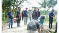 Bupati Inhil Tinjau Langsung Pengerjaan Peningkatan Jalan SKB Tembilahan