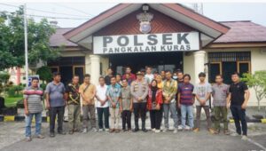 Cegah Pencurian Sawit, Kapolsek Pangkalan Kuras Sosialisasi Hukum dengan Pembeli TBS