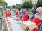 Polsek Senapelan Berbagi Takjil untuk Masyarakat dalam Rangka Ops Tertib Ramadhan Lancang Kuning 2025