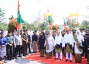 Kapolres Rohil Hadiri Upacara Adat Penyambutan Bupati dan Wakil Bupati Oleh LAMR Rohil di Bagan Siapi-api