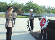 Polres Inhu Gelar Upacara dan Tabur Bunga di TMP, Wujudkan Patriotisme Polri untuk Masyarakat