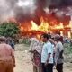 Breaking news, Si Jago Merah Lalap Puluhan Kios di Desa Kuala Sumundam