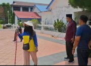 Jelang HUT ke-80 RI, DLH Rohil Bersihkan Taman Makam Pahlawan dan Taman Budaya