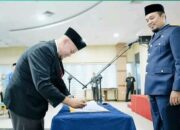 Lantik Pimpinan BUMD Hingga Kukuhkan Dewan Pendidikan, Bupati Ade Pesan Lakukan Pembinaan dan Pembenahan