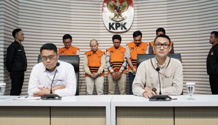 KPK Tahan Lima Tersangka Korupsi Kredit Fiktif pada PT BPR Bank Jepara Artha TA 2022-2024