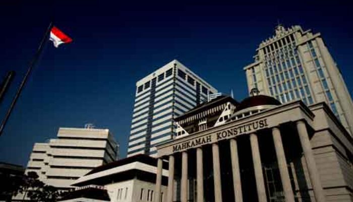 Syarat Pendidikan Capres, Cawapres, Cakada, dan Anggota Dewan Konstitusional