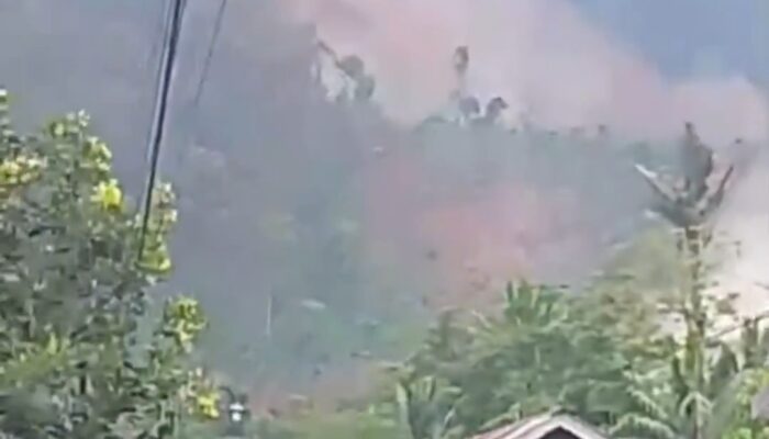 Breaking news: Longsor Besar Landa Desa Pandanarum, Banjar Negara. Tim Evakuasi 13 Korban 