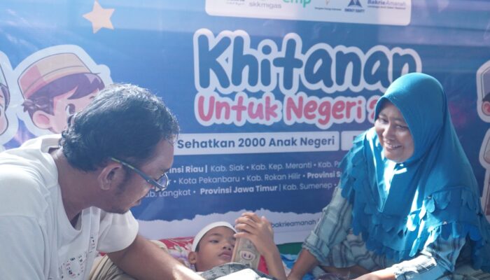 Khitanan untuk Negeri 2025: Sehatkan 2.000 Anak Negeri Bakrie Amanah dan PT EMP Energi Gandewa Hadirkan Layanan Kesehatan bagi 105 Anak di Kampar dan Rokan Hilir