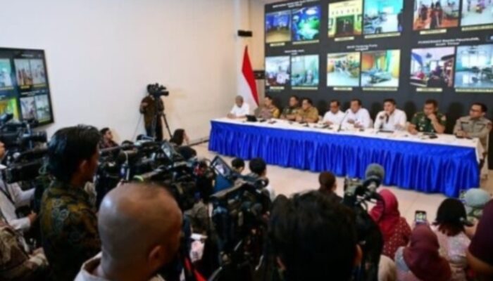 Pemerintah Pastikan Bantuan Sosial dan Logistik Tersalurkan Cepat bagi Korban Bencana di Sumatra