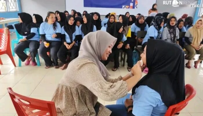 Cantik Luar Dalam ! Warga Binaan Perempuan Rutan Rengat Asah Skill Makeup Bersama Kejari Inhu