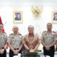 Lewat Buku, Wakapolri Titipkan Misi Pemberantasan TPPA–PPO pada 5 Calon Atase dan Staf Teknis Polri