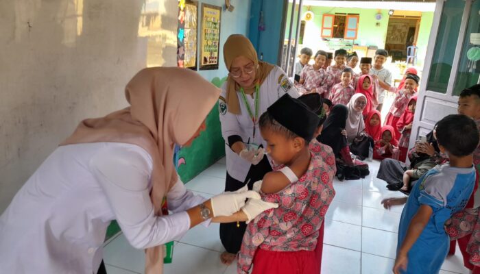 Puskesmas Kerumutan Laksanakan BIAS DT dan TD di Sekolah SD IT Zaid Bin Tsabit 