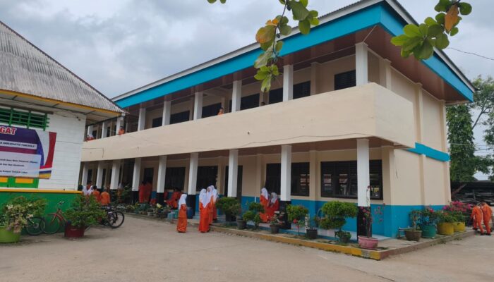 Revitalisasi SMPN 1 Rengat Rampung, Kepsek Yusnaini Ucapkan Terima Kasih ke Mendikbud