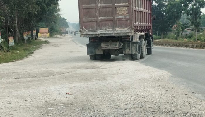 Dump Truck Diduga Suplai Material Quarry HKI Bebas Melanggar, Aparat Tutup Mata?