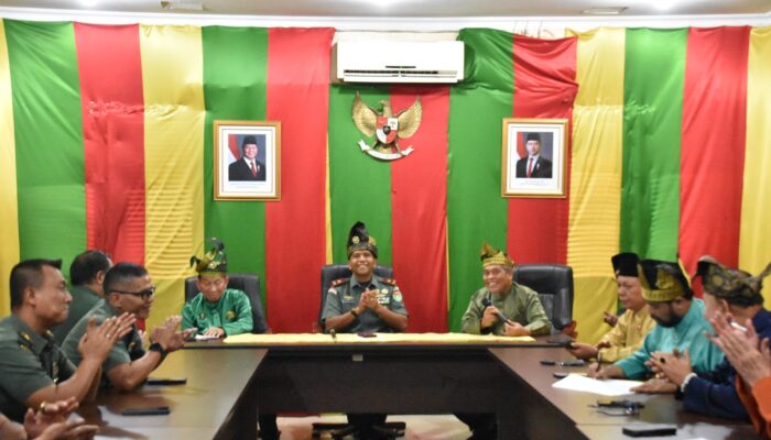 Danrem 031/WB Brigjen TNI Dr. Agustatius Sitepu, Silaturahmi ke LAMR, Perkuat Sinergi TNI dan Lembaga Adat