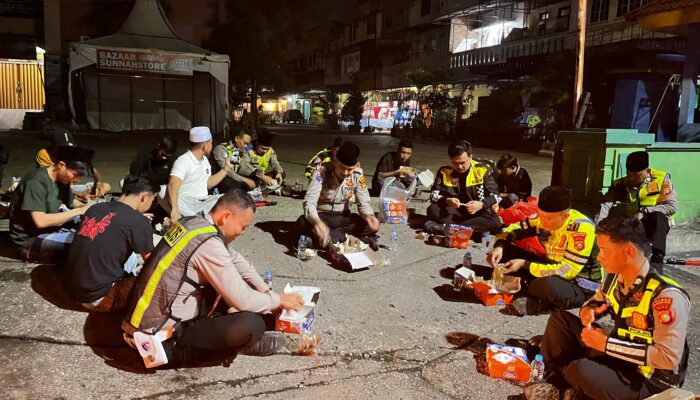 Program Sahur On The Road Sat Lantas Polres Inhu, Gelar Sahur Bersama Pengguna Jalan