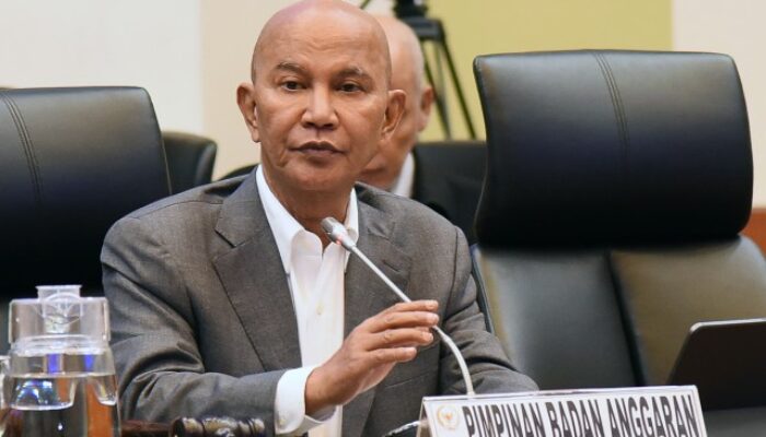 Banggar DPR Minta Rencana Impor Mobil Niaga Agrinas Dibatalkan