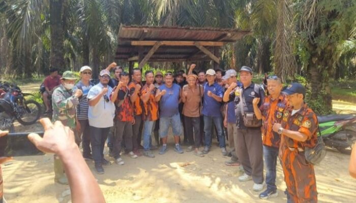 Tokoh Adat Talang Mamak Tegas Dukung Pengelolaan Kebun oleh Agrinas Palma Nusantara