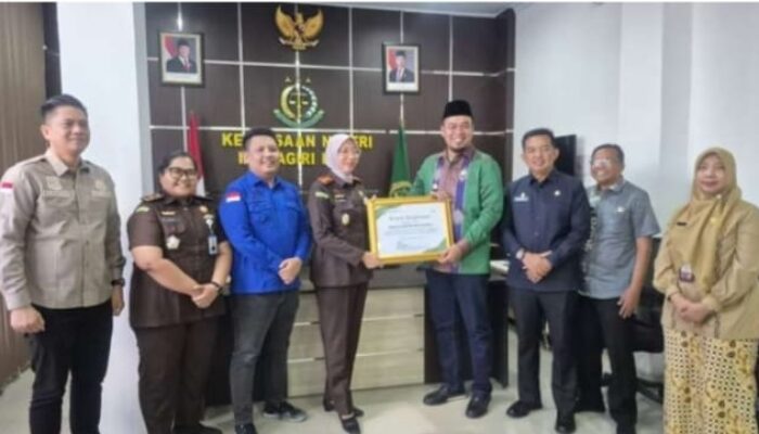 Kejari Inhu Serahkan Aset Pemda Hasil Penanganan Perkara Korupsi